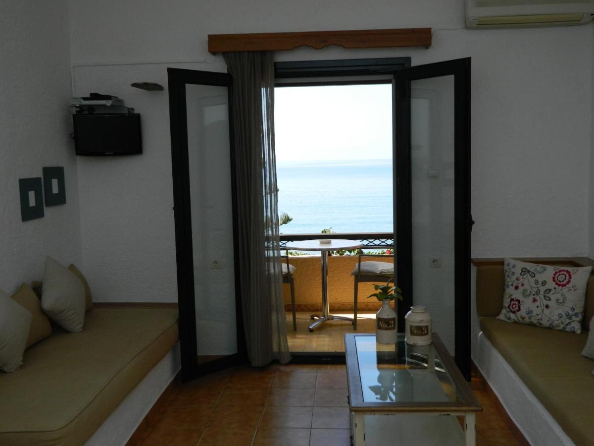 Villa Plori Makrýgialos Pokoj fotografie
